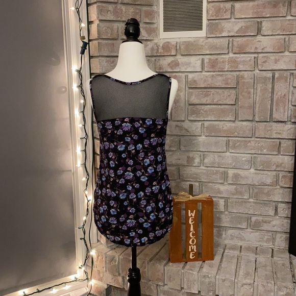Garage Patterned Sleeveless Top - Picture 5 of 8